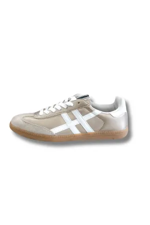 Dakkah Sneakers