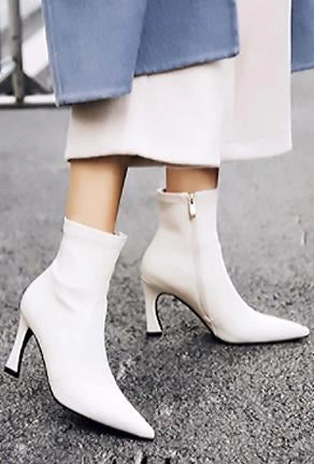 MARIOLA - SLEEK ANKLE BOOTS