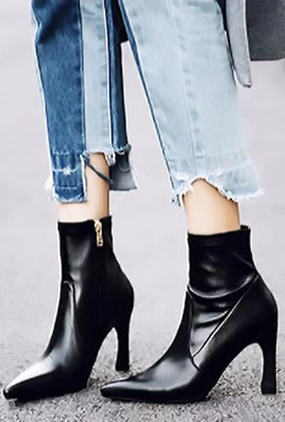 MARIOLA - SLEEK ANKLE BOOTS