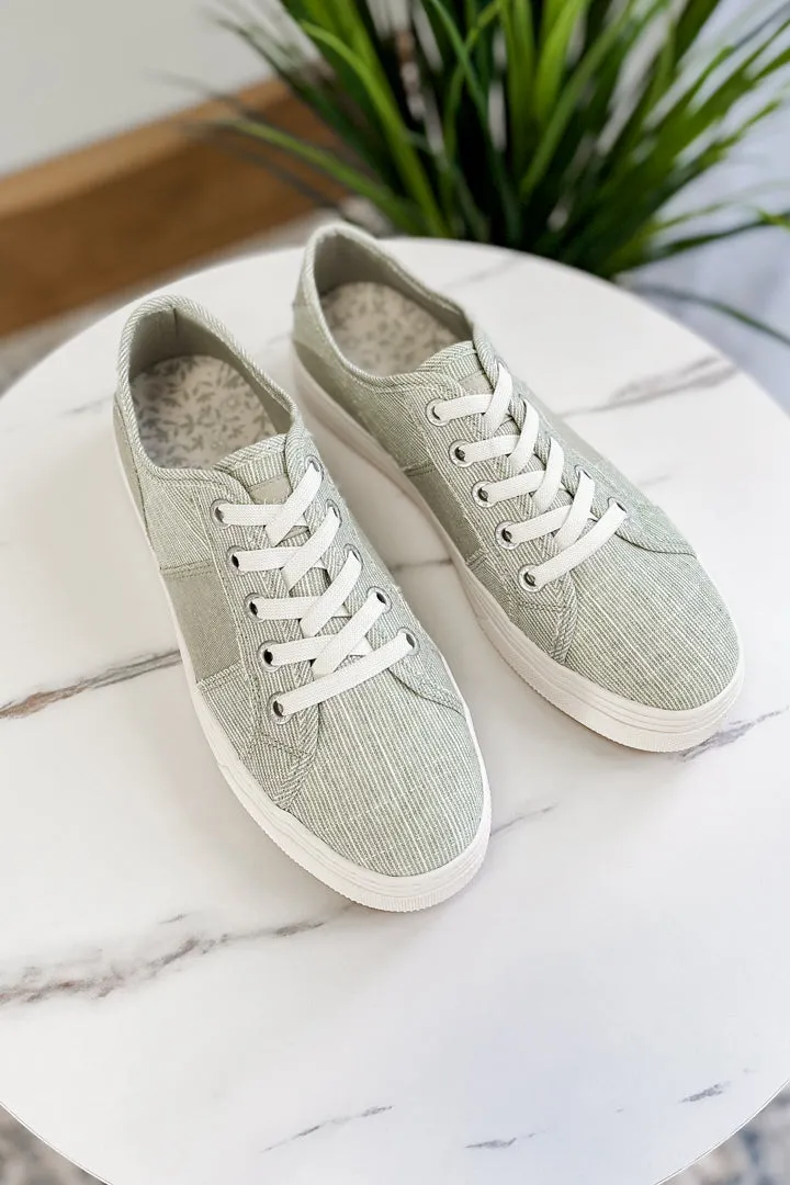 Super Smile Sneaker